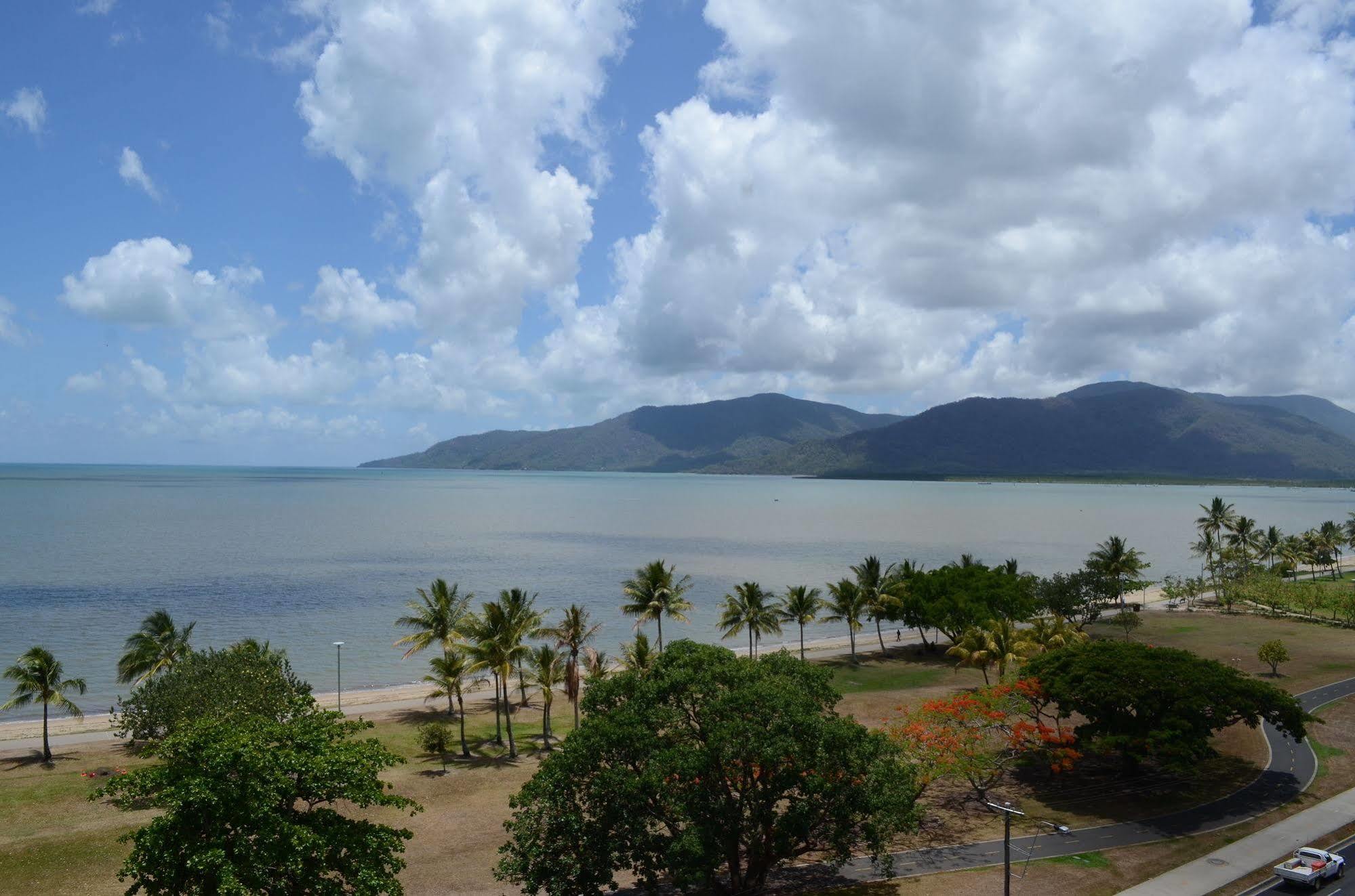 Acacia Court Hotel Cairns Kültér fotó